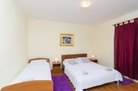Apartments Dora Mljet Hôtels à : Kozarica