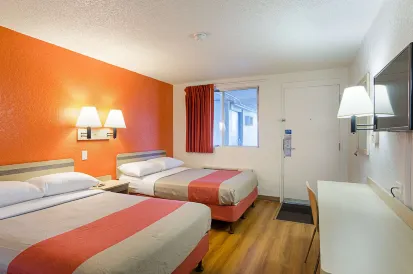 Motel 6 Denver, CO – Downtown