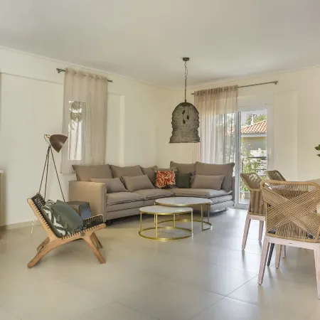 Meliti Waterfront Suites