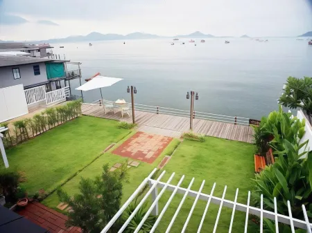 Baan Sattahip by the Sea Отели рядом с достопримечательностью «Остров принцессы Шамейшань»