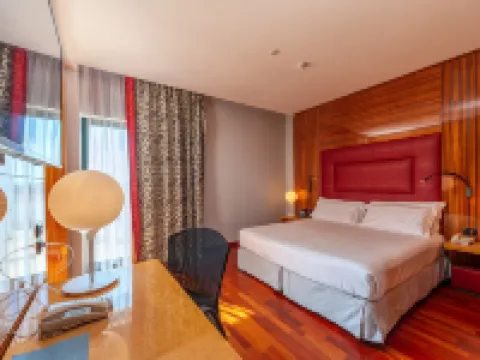 アカイア ゴルフ リゾート & スパ ヴェルノレのホテル