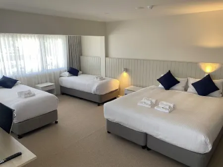 The Belmont Hotel Отели в г. Суонси