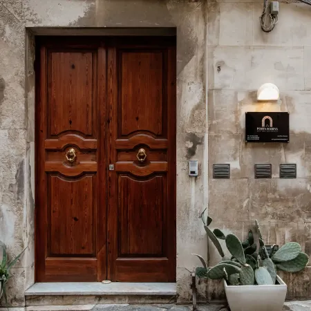 Palazzo Giunta - Porta Marina Ortigia Отели рядом с достопримечательностью «Piccolo Teatro dei Pupi»