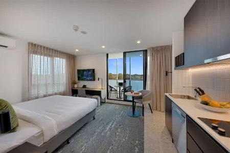 Littomore Suites Kingswood