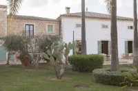 Curolla Petit Hotel Hotels in Llubi