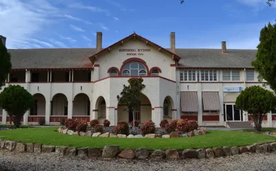 Hydro Hotel فنادق في Leeton