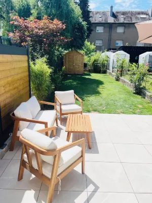 Modern Townhouse with Private Garden Hotels near Oberkorn