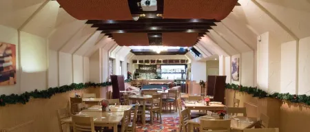 Morris Gardens Apartments Отели в г. Олдмелдрум