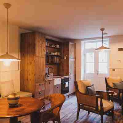 Buckingham Mews _ Rockpool Cottage 5 Rooms