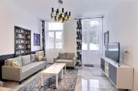 Les Appartements Fénelon Hotels in Le Cateau-Cambrésis