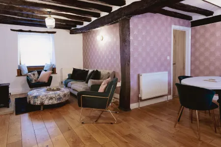 Host & Stay - Iris Cottage Отели в г. Pickering