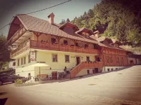 Rooms & Apartments Pr Matjon Hotels in Bohinjska Bela