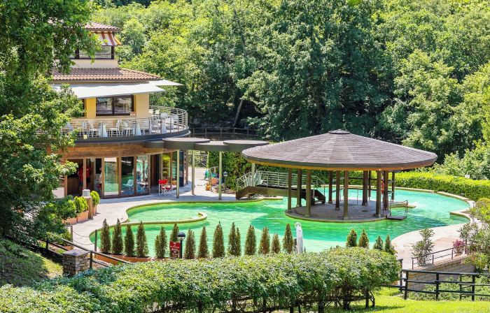 Isa - Residence with Thermal and Sports Pools in Sorano