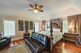 Family Lake House Retreat by AvantStay
