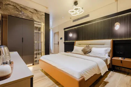 CVR'S HOTEL GLASS BIRD Отели в г. Кришна