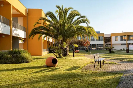 Vila Park Nature & Business Hotel Отели рядом с достопримечательностью «Badoca Safari Park»