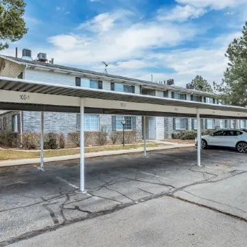 Pet Friendly, Ground Floor Condo, Central Orem