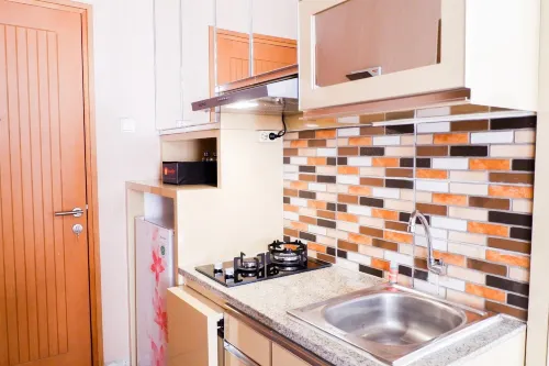 Modern Furnished Studio Room Cinere Bellevue Suites Apartment - parkir