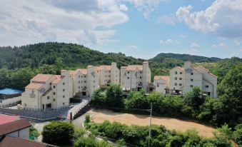 Buyeo Park Art Villas