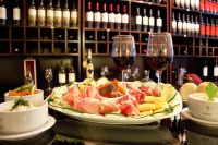 Delvino Boutique Hotel - Quầy Bar