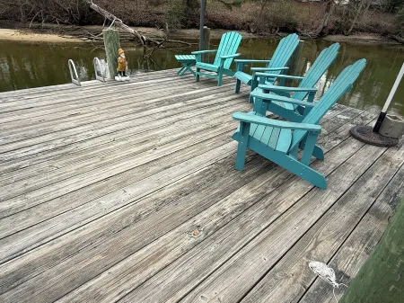 Relaxing Private Riverfront Retreat with Beach and Private Dock