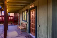 Charming Sanctuary with Scenic Views - Serene Desert Retreat