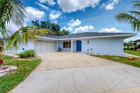 Fully renovated waterfront house with patio, water views, streaming, W/D, AC