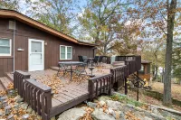 Private Dock and Breathtaking Lake Views - Stunning Tranquil Retreat Hotel a Adair Township