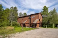 622 Tamarack Hotels in Moose Wilson Road