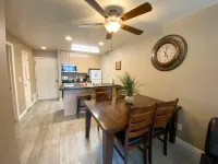 Inn Building Condo #110 (Pet friendly, free Wi-Fi) Hotel a Garden City