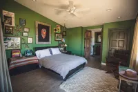 Stunning Saloon and Cowboy Tub - Unique Western Retreat Hotels in Pioneertown