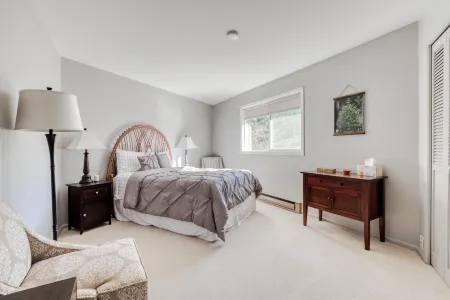 Mountain-view condo on the golf course with WiFi, private W/D & gas grill