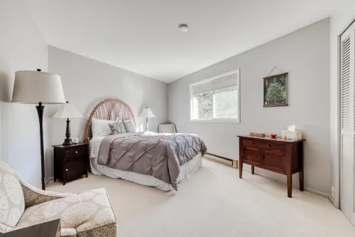 Mountain-view condo on the golf course with WiFi, private W/D & gas grill Hôtels à : Rhododendron