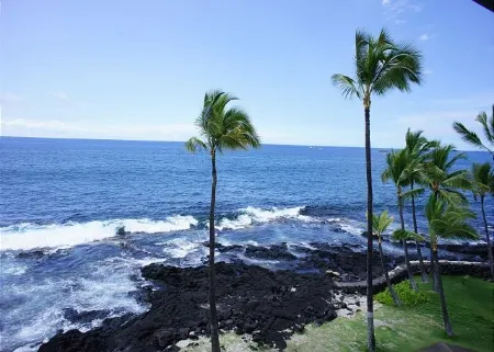 Oceanfront Views and Spacious Lanai - Stunning Hawaiian Retreat