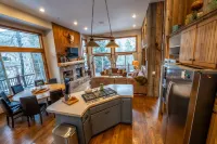 Cozy Gathering Spaces and Beautiful Mountain Views - Charming Cabin Retreat Hotels in Sundance