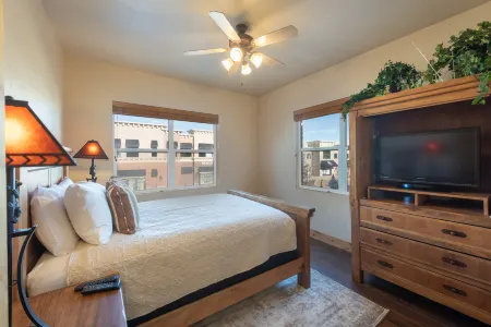 Granite Countertops and Gas Fireplace - Charming Mountain Retreat Отели в г. Снайдервилл