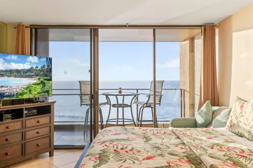 Expansive Lanai and Stunning Sunset Views - Luxurious Oceanfront Haven Hotels in Kaanapali