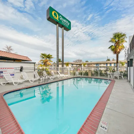 Quality Inn & Suites