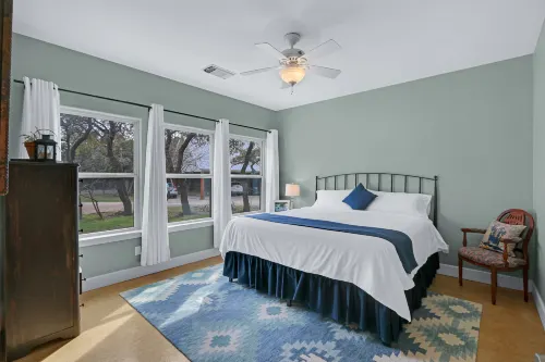 Tranquil Retreat - Cozy Escape, Fireplace, Patio, Views Hotels in Hays County