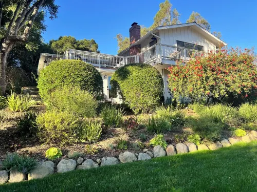 Mountain views. Montecito, Beach, Santa Barbara, large home. Separate Studio. Hotels in Montecito