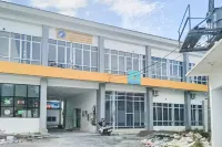 RedDoorz near Universitas Hasanuddin Makassar - 2-Star