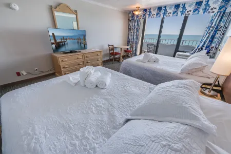 Captivating Ocean Views and Luxurious Amenities - Stunning Coastal Haven Отели в г. Миртл Бич