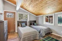 Alpine Chalet Nature Lovers Rejoice! Chic 4 BDR