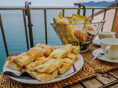 Il Baluardo Sea View Apartment on the Cliff
