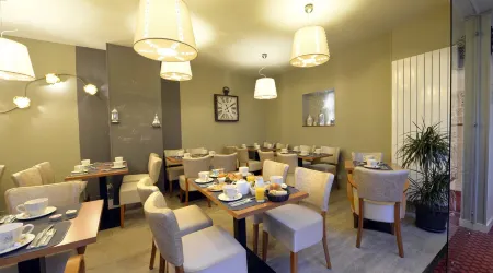 France Hôtel Отели в г. Ньор