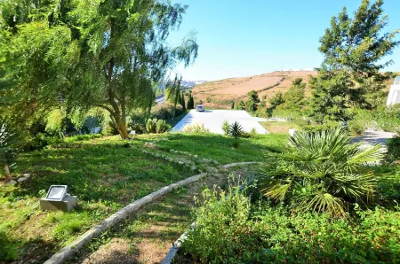 Hilltop Oasis Lisboa Oeiras Отели в г. Вентейра