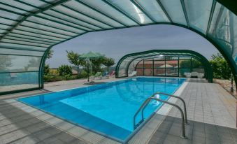 Cozy Farmhouse in Apecchio with Hot Tub