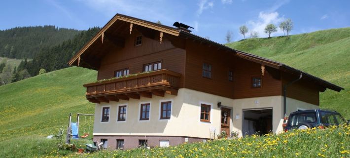 Spacious Apartment with Garden Near Ski Area in Wagrain Ξενοδοχεία στην πόλη Wagrain