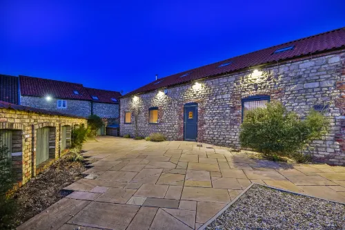 Immaculate 4-Bed Cottage in Lincoln Hotels in Glentworth