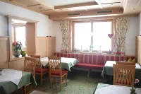 Hotel Hubertus - breakfast